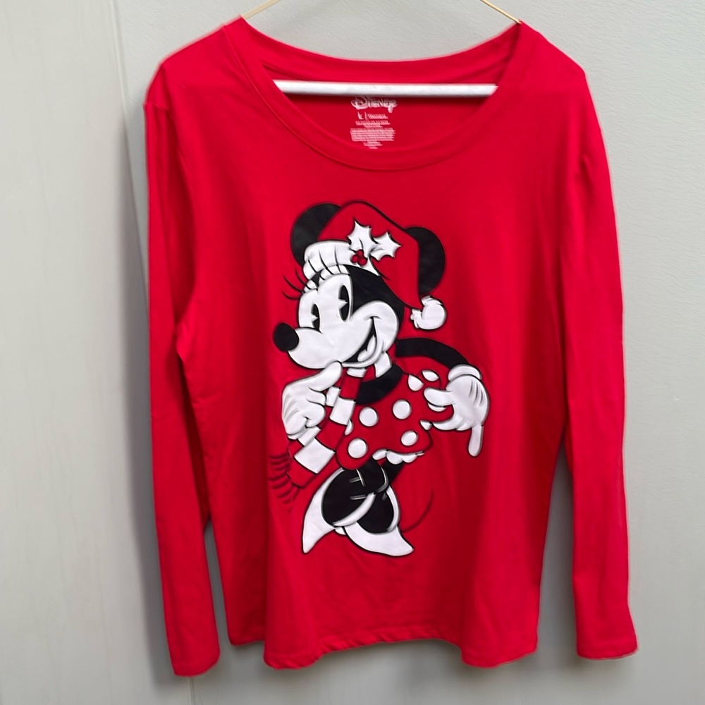 Size Large Minnie Xmas shirt